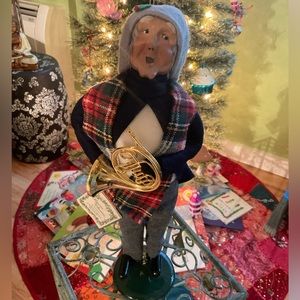 🎄Joyce Byers BYERS CHOICE Rare Christmas Waits Caroler